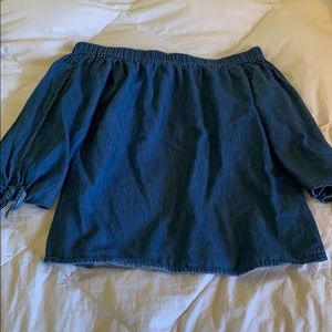 Over the shoulder Denim top